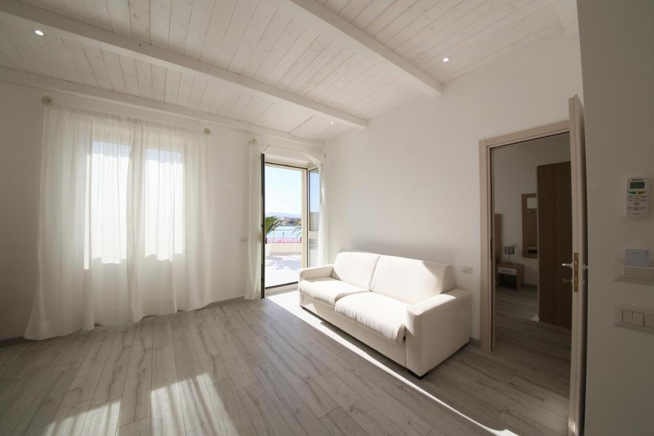 La Promenade Rooms & Suites 奧爾比亞 外观 照片