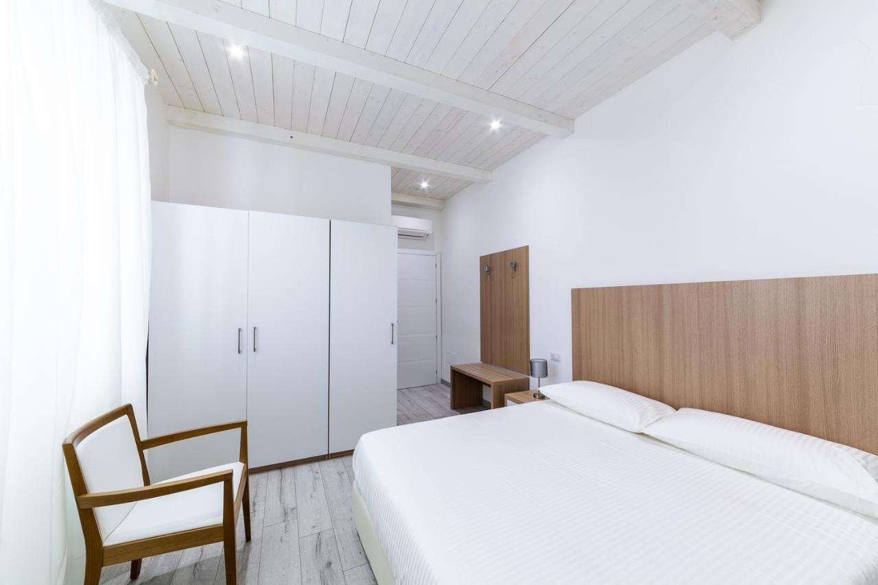 La Promenade Rooms & Suites 奧爾比亞 外观 照片